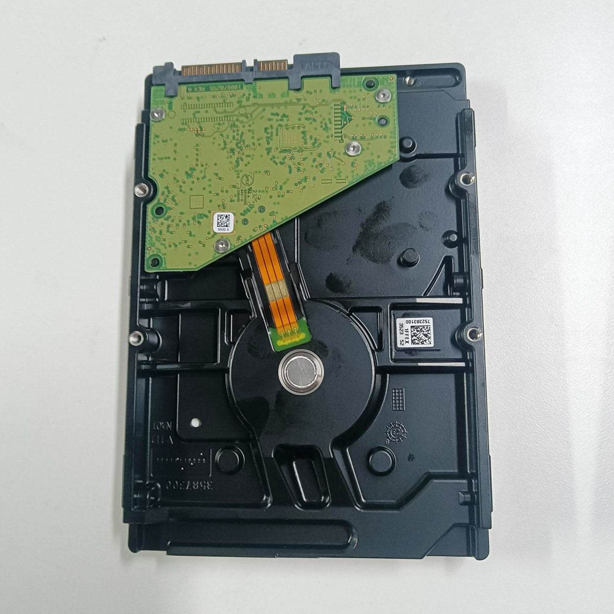 Seagate Skyhawk 3.5" 2TB HDD SATA Hard Drive ST2000VX016 Only opened